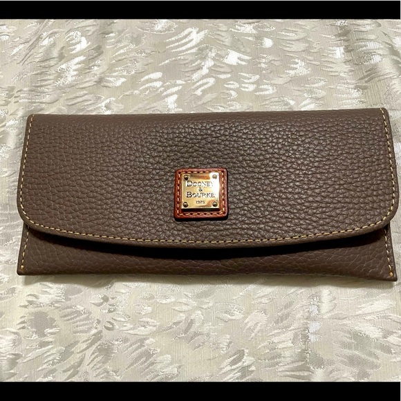 Dooney & Bourke Handbags - Dooney & Bourke Women’s Wallet